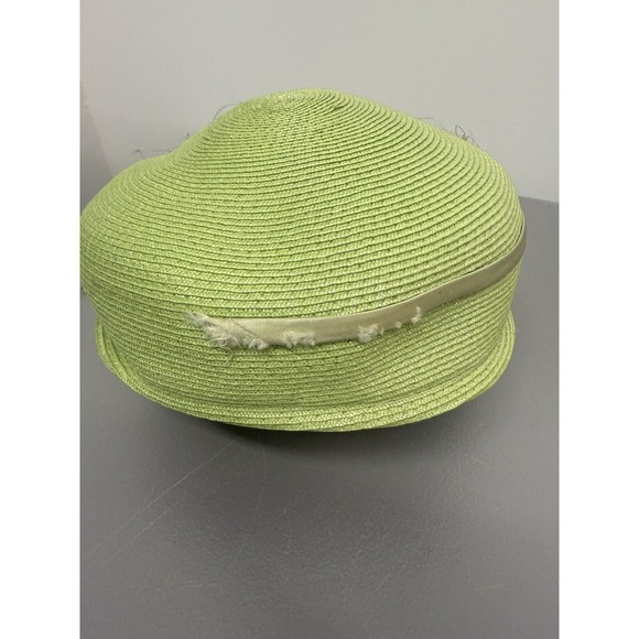 Vintage Union Made Lime Green Hat with Bow /charms Midcentury Fascinator #24‎ - Picture 5 of 7